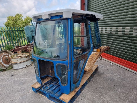 Ford 7810, 7910, 8210, Complete Super Q Cab Series 2, Complete Cab Cab No60 - Cab: picture 4 Ford 7810, 7910, 8210, Complete Super Q Cab Series 2, Complete Cab Cab No60 - Cab: picture 4