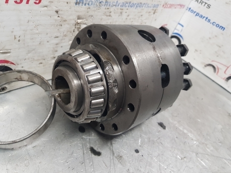 Ford 7840, 10, 40, Lb, Tlb Front Axle Differential Box Assy 9968055, 85827068 - Differential gear for Agricultural machinery: picture 2 Ford 7840, 10, 40, Lb, Tlb Front Axle Differential Box Assy 9968055, 85827068 - Differential gear for Agricultural machinery: picture 2