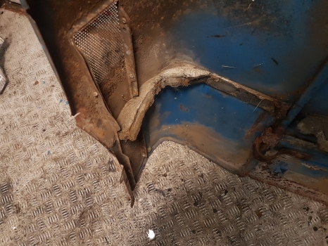 Hood for Farm tractor Ford 7840, 8240, 8340 Bonnet Hood Panel Assy 81872176, E9nn16619ef, E9nn16618cc: picture 9