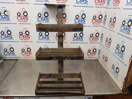 Ford New Holland 40, Ts Series, Ts110, 8340 Foot Step Lhs 82007896, 82007892 - Footstep for Agricultural machinery: picture 1 Ford New Holland 40, Ts Series, Ts110, 8340 Foot Step Lhs 82007896, 82007892 - Footstep for Agricultural machinery: picture 1