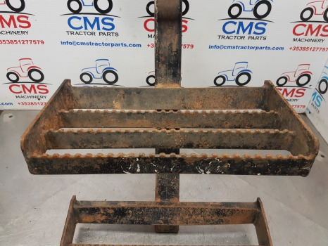 Ford New Holland 40, Ts Series, Ts110, 8340 Foot Step Lhs 82007896, 82007892 - Footstep for Agricultural machinery: picture 5 Ford New Holland 40, Ts Series, Ts110, 8340 Foot Step Lhs 82007896, 82007892 - Footstep for Agricultural machinery: picture 5
