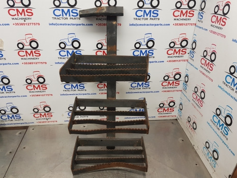 Ford New Holland 40, Ts Series, Ts110, 8340 Foot Step Lhs 82007896, 82007892 - Footstep for Agricultural machinery: picture 1 Ford New Holland 40, Ts Series, Ts110, 8340 Foot Step Lhs 82007896, 82007892 - Footstep for Agricultural machinery: picture 1