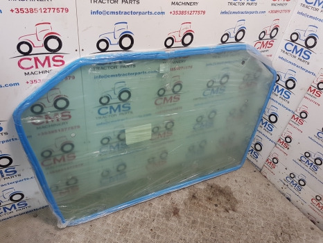 Ford New Holland Fiat M, 40, Ts, 60 Series 5640, 8240 Cab Rear Window 82005316 - Window and parts: picture 3 Ford New Holland Fiat M, 40, Ts, 60 Series 5640, 8240 Cab Rear Window 82005316 - Window and parts: picture 3