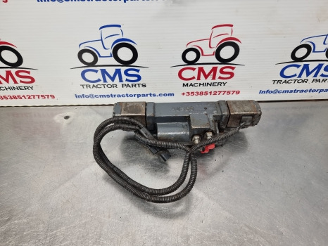 Ford New Holland Ts, 40, 60 Hydraulic Lift Valve 54155-a, F0nnr921ab, 82011395 - Hydraulics: picture 1 Ford New Holland Ts, 40, 60 Hydraulic Lift Valve 54155-a, F0nnr921ab, 82011395 - Hydraulics: picture 1