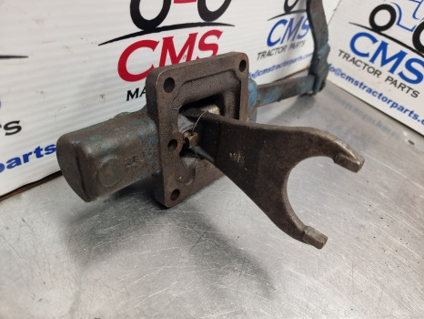 Fordson Major Pto Control Fork Assy, Check It By The Pictures - Transmission: picture 5 Fordson Major Pto Control Fork Assy, Check It By The Pictures - Transmission: picture 5