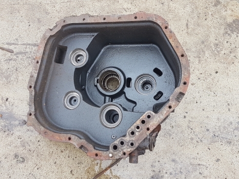 Jcb 531-70, 54170, 535-95 Transmission Housing 6 Speed 589/10589, 442/27690 - Gearbox for Backhoe loader: picture 4 Jcb 531-70, 54170, 535-95 Transmission Housing 6 Speed 589/10589, 442/27690 - Gearbox for Backhoe loader: picture 4