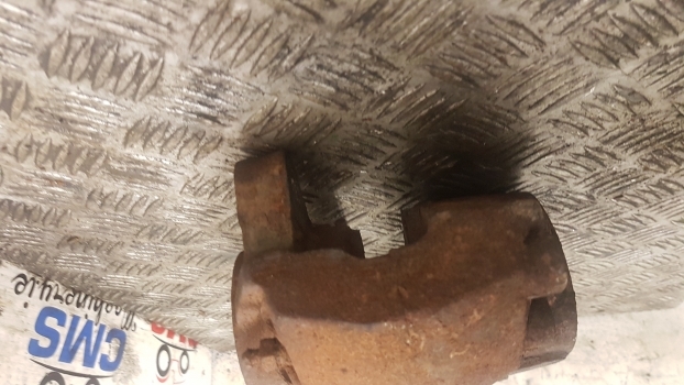 Jcb Fastrac 185-65 Front Axle Brake Calliper 15/920062, 15/920366, 477/58500 - Brake caliper for Farm tractor: picture 2 Jcb Fastrac 185-65 Front Axle Brake Calliper 15/920062, 15/920366, 477/58500 - Brake caliper for Farm tractor: picture 2