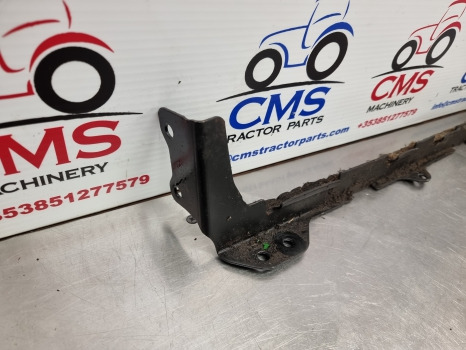 John Deere 6145r, 6r Series, Bbottom Front Hood Support L206141 - Body and exterior: picture 3 John Deere 6145r, 6r Series, Bbottom Front Hood Support L206141 - Body and exterior: picture 3