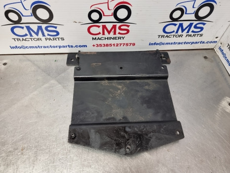 John Deere 6r, 6m Series, 6145r, 6130r Bonnet, Hood Hinge Bracket Al207042 - Body and exterior: picture 4 John Deere 6r, 6m Series, 6145r, 6130r Bonnet, Hood Hinge Bracket Al207042 - Body and exterior: picture 4