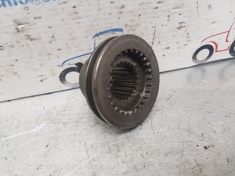 Lamborghini 1106, 1306 Same Laser 100, 110 Transmission Fwd Sleeve 0.202.3821.0 - Transmission for Farm tractor: picture 3 Lamborghini 1106, 1306 Same Laser 100, 110 Transmission Fwd Sleeve 0.202.3821.0 - Transmission for Farm tractor: picture 3