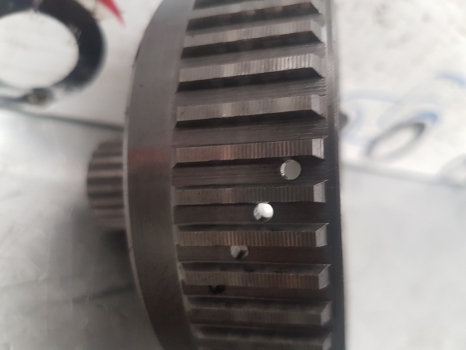 Lamborghini 1106 Same Laser Deutz Agrotrac 110 4wd Pto Gear Hub 0.163.3652.0/20 - Transmission for Farm tractor: picture 3 Lamborghini 1106 Same Laser Deutz Agrotrac 110 4wd Pto Gear Hub 0.163.3652.0/20 - Transmission for Farm tractor: picture 3