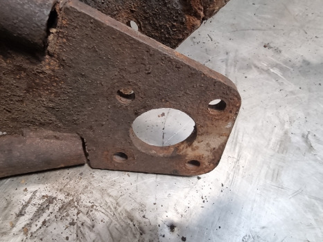 Manitou Mlt 634-120, 630, 634, 731, Front Mudguard Bracket Kit 237487, 237488 - Fender: picture 5 Manitou Mlt 634-120, 630, 634, 731, Front Mudguard Bracket Kit 237487, 237488 - Fender: picture 5