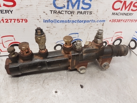 Manitou Mrt 2540 Brake Master Cylinder Pump 740150 - Brake parts for Telescopic handler: picture 2 Manitou Mrt 2540 Brake Master Cylinder Pump 740150 - Brake parts for Telescopic handler: picture 2