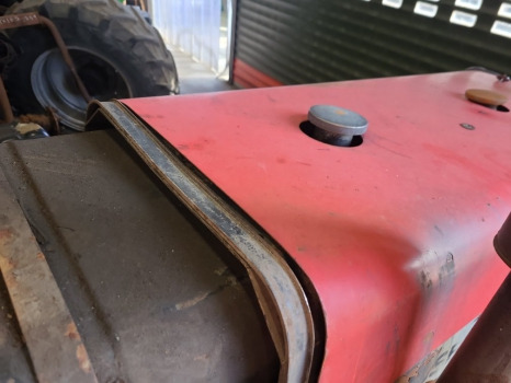 Massey Ferguson 275, 290 Fuel Tank 1876532m94 - Fuel tank: picture 2 Massey Ferguson 275, 290 Fuel Tank 1876532m94 - Fuel tank: picture 2