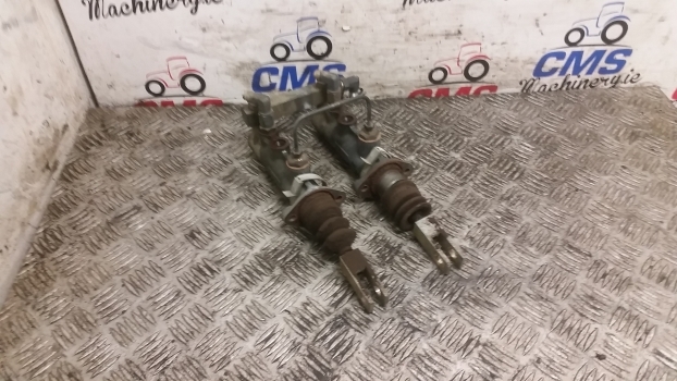 Massey Ferguson 3050, 3630, 6150, 8150 Brake Master Cylinders Kit 3383079m5 - Brake cylinder for Farm tractor: picture 1 Massey Ferguson 3050, 3630, 6150, 8150 Brake Master Cylinders Kit 3383079m5 - Brake cylinder for Farm tractor: picture 1