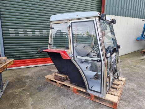Massey Ferguson 375, 390, 398, 399, 365 Cab Complete No 47 3477585m91 - Cab: picture 2 Massey Ferguson 375, 390, 398, 399, 365 Cab Complete No 47 3477585m91 - Cab: picture 2
