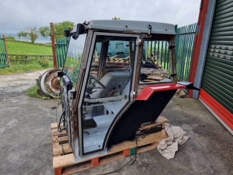 Massey Ferguson 375, 390, 398, 399, 365 Cab Complete No 47 3477585m91 - Cab: picture 5 Massey Ferguson 375, 390, 398, 399, 365 Cab Complete No 47 3477585m91 - Cab: picture 5