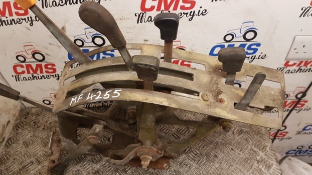 Massey Ferguson 4255 Cab Lift Rear Console Controls 3814519m92 - Cab and interior for Farm tractor: picture 3 Massey Ferguson 4255 Cab Lift Rear Console Controls 3814519m92 - Cab and interior for Farm tractor: picture 3