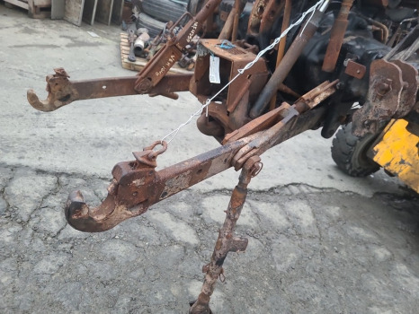 Massey Ferguson 4255 Lift Arm Rhs - Frame/ Chassis for Agricultural machinery: picture 2 Massey Ferguson 4255 Lift Arm Rhs - Frame/ Chassis for Agricultural machinery: picture 2