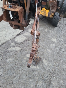 Massey Ferguson 4255 Lift Arm Rhs - Frame/ Chassis for Agricultural machinery: picture 1 Massey Ferguson 4255 Lift Arm Rhs - Frame/ Chassis for Agricultural machinery: picture 1