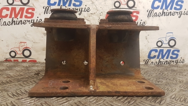 Massey Ferguson 690, 698, 699 Cab Suspension Bracket Mounting Lhs 1680876m91 - Cab suspension for Farm tractor: picture 1 Massey Ferguson 690, 698, 699 Cab Suspension Bracket Mounting Lhs 1680876m91 - Cab suspension for Farm tractor: picture 1