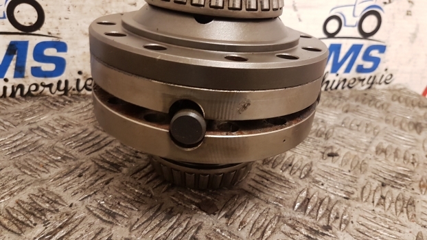 Massey Ferguson 8150, 8160 Front Axle Differential Assy 3429721m91 - Differential gear for Farm tractor: picture 3 Massey Ferguson 8150, 8160 Front Axle Differential Assy 3429721m91 - Differential gear for Farm tractor: picture 3