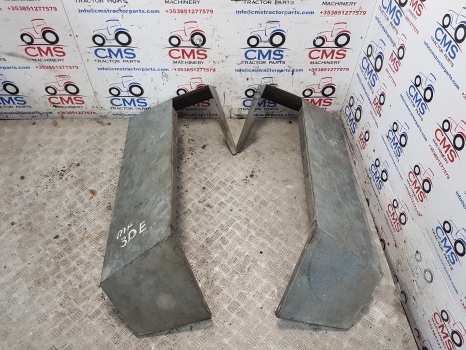 Massey Ferguson Industrial 30e Cab Mudguard Pair Mf30emudguard - Fender for Agricultural machinery: picture 1 Massey Ferguson Industrial 30e Cab Mudguard Pair Mf30emudguard - Fender for Agricultural machinery: picture 1