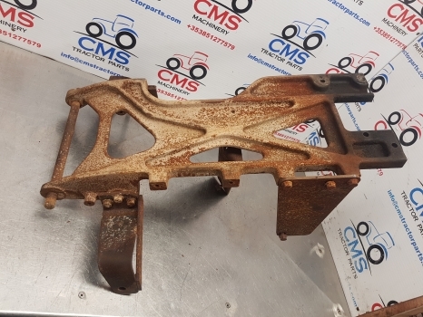 Mccormick Mc115, Mc95, Mc105 Bonnet, Hood Support 358001a1, 706569a2, 704107a2 - Hood for Farm tractor: picture 4 Mccormick Mc115, Mc95, Mc105 Bonnet, Hood Support 358001a1, 706569a2, 704107a2 - Hood for Farm tractor: picture 4
