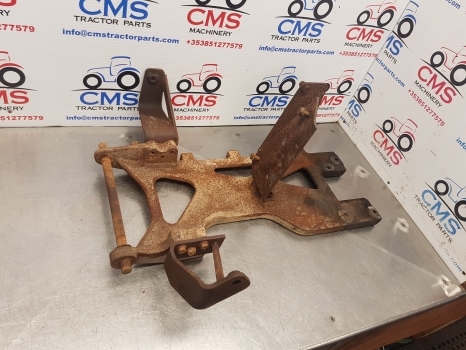 Mccormick Mc115, Mc95, Mc105 Bonnet, Hood Support 358001a1, 706569a2, 704107a2 - Hood for Farm tractor: picture 3 Mccormick Mc115, Mc95, Mc105 Bonnet, Hood Support 358001a1, 706569a2, 704107a2 - Hood for Farm tractor: picture 3