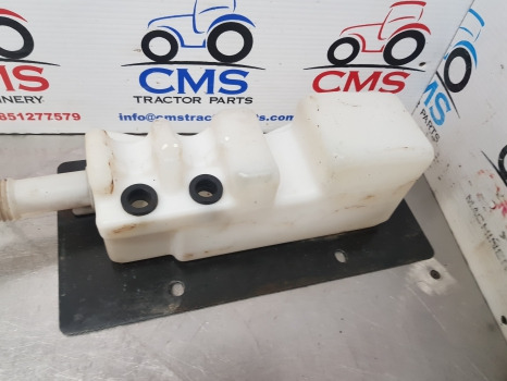 New Holland Case Maxxum Windshield Washer Reservoir 87638112, 87470604 - Wiper for Agricultural machinery: picture 4 New Holland Case Maxxum Windshield Washer Reservoir 87638112, 87470604 - Wiper for Agricultural machinery: picture 4