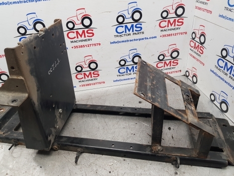 New Holland Case Puma 145, T7.200 Hood Support Assy 84337706, 84485123, 84268312 - Hood for Farm tractor: picture 4 New Holland Case Puma 145, T7.200 Hood Support Assy 84337706, 84485123, 84268312 - Hood for Farm tractor: picture 4