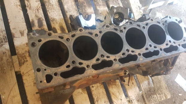 New Holland Case Tm, Mxm 120, 130 Cylinder Block 87802648, 84215970, 87802526 - Cylinder block for Farm tractor: picture 3 New Holland Case Tm, Mxm 120, 130 Cylinder Block 87802648, 84215970, 87802526 - Cylinder block for Farm tractor: picture 3