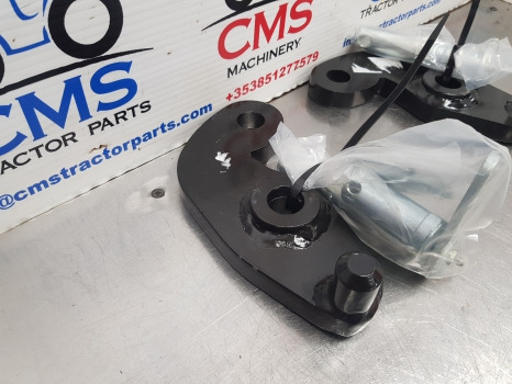 New Holland, Case Tm, Mxm Series, Tm120, Hanger Arm Kit 82028088, 82028089 - Frame/ Chassis: picture 4 New Holland, Case Tm, Mxm Series, Tm120, Hanger Arm Kit 82028088, 82028089 - Frame/ Chassis: picture 4