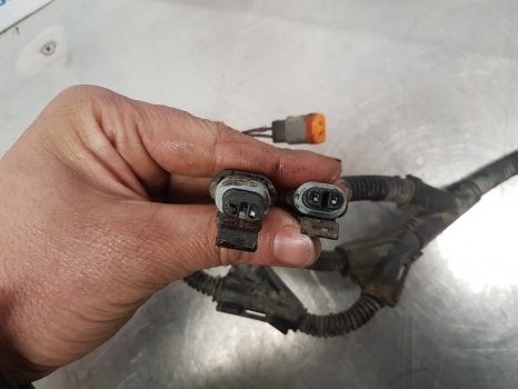 New Holland T7.200, T6.140, T6.150, T6030 Front Suspension Wiring Loom 87631728 - Cables/ Wire harness for Farm tractor: picture 3 New Holland T7.200, T6.140, T6.150, T6030 Front Suspension Wiring Loom 87631728 - Cables/ Wire harness for Farm tractor: picture 3