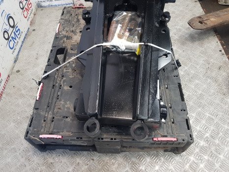New Holland Tm, 60 Series, Fiat F Series Tm140 Pick Up Hitch Complete 82011128 - Frame/ Chassis: picture 5 New Holland Tm, 60 Series, Fiat F Series Tm140 Pick Up Hitch Complete 82011128 - Frame/ Chassis: picture 5
