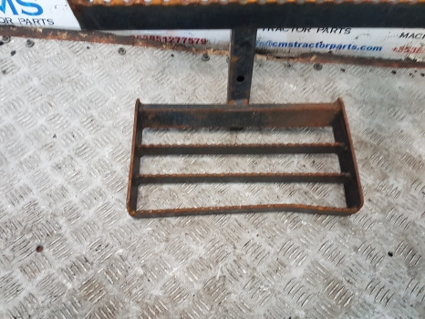 New Holland Tm175, 190, Case Mxm175, 190, Foot Step Assy Lhs 82025821, 82023432 - Footstep for Agricultural machinery: picture 5 New Holland Tm175, 190, Case Mxm175, 190, Foot Step Assy Lhs 82025821, 82023432 - Footstep for Agricultural machinery: picture 5