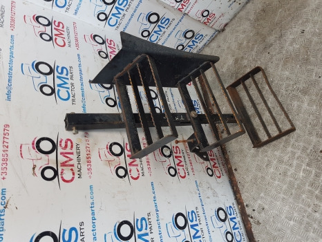 New Holland Tm175, 190, Case Mxm175, 190, Foot Step Assy Lhs 82025821, 82023432 - Footstep for Agricultural machinery: picture 4 New Holland Tm175, 190, Case Mxm175, 190, Foot Step Assy Lhs 82025821, 82023432 - Footstep for Agricultural machinery: picture 4