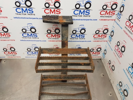 New Holland Ts, 40 Series, 6640, 7840 Foot Step Lhs 82007896, 81872888, 82840363 - Footstep for Agricultural machinery: picture 2 New Holland Ts, 40 Series, 6640, 7840 Foot Step Lhs 82007896, 81872888, 82840363 - Footstep for Agricultural machinery: picture 2