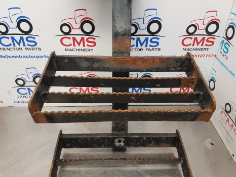 New Holland Ts, 40 Series, 6640, 7840 Foot Step Lhs 82007896, 81872888, 82840363 - Footstep for Agricultural machinery: picture 4 New Holland Ts, 40 Series, 6640, 7840 Foot Step Lhs 82007896, 81872888, 82840363 - Footstep for Agricultural machinery: picture 4