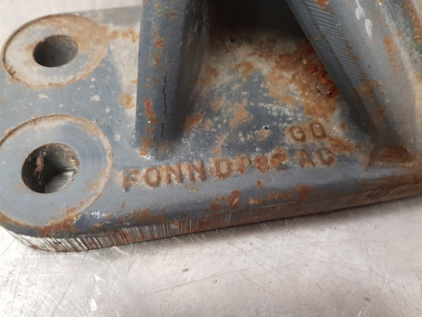 New Holland Ts, 40 Series Bracket Hook Lh 82856435, 82020473 - Frame/ Chassis: picture 3 New Holland Ts, 40 Series Bracket Hook Lh 82856435, 82020473 - Frame/ Chassis: picture 3