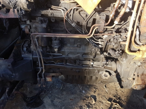 New Holland Ts115a Delta Engine Head, Block, Cranckshaft Nut 2831308, 2830760 - Engine: picture 1 New Holland Ts115a Delta Engine Head, Block, Cranckshaft Nut 2831308, 2830760 - Engine: picture 1