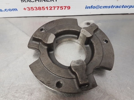 New Holland Ts115a, Tsa, T6, Case, Differential Lock Support 47124215 - Rear axle: picture 2 New Holland Ts115a, Tsa, T6, Case, Differential Lock Support 47124215 - Rear axle: picture 2