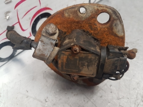 Same Deutz Lamborghini Rubin 120 Front Axle King Pin Top 0.010.4626.0/20 - Front axle for Farm tractor: picture 1 Same Deutz Lamborghini Rubin 120 Front Axle King Pin Top 0.010.4626.0/20 - Front axle for Farm tractor: picture 1