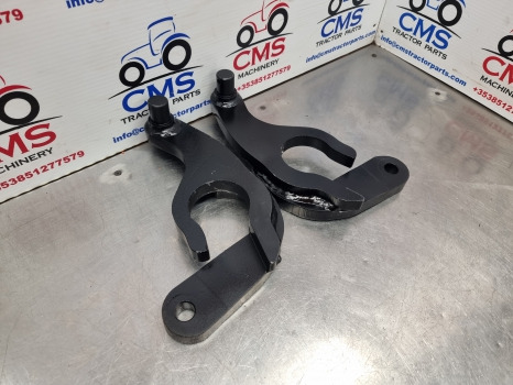 Landini 5-110h, 5-100h, 5-115h Hitch Hanger Arm Pair 3652123m91 - Spare parts for Farm tractor: picture 3 Landini 5-110h, 5-100h, 5-115h Hitch Hanger Arm Pair 3652123m91 - Spare parts for Farm tractor: picture 3
