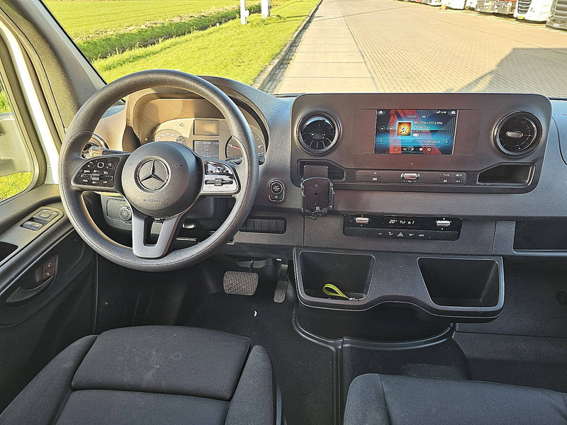 Box van Mercedes-Benz Sprinter 317: picture 7