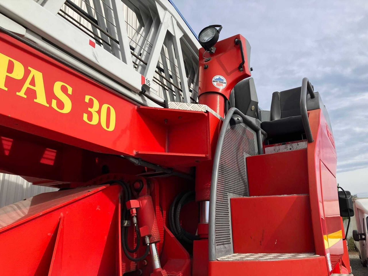 Drabina strażacka 30 m , IVECO Eurocargo Tector 130E24, Camiva EPAS 30 on lease Drabina strażacka 30 m , IVECO Eurocargo Tector 130E24, Camiva EPAS 30: picture 6 Drabina strażacka 30 m , IVECO Eurocargo Tector 130E24, Camiva EPAS 30 on lease Drabina strażacka 30 m , IVECO Eurocargo Tector 130E24, Camiva EPAS 30: picture 6