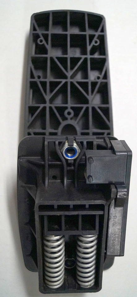 Jungheinrich 51198398 | Brake pedal 351BPJH01 13606 RM: 1550054 sn. 003511 - Electrical system for Material handling equipment: picture 2 Jungheinrich 51198398 | Brake pedal 351BPJH01 13606 RM: 1550054 sn. 003511 - Electrical system for Material handling equipment: picture 2