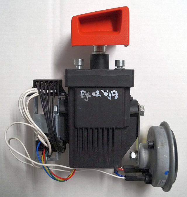 Jungheinrich 51358048 | Noodstop schakelaar Emergency disconnector 200A - Electrical system for Material handling equipment: picture 2 Jungheinrich 51358048 | Noodstop schakelaar Emergency disconnector 200A - Electrical system for Material handling equipment: picture 2