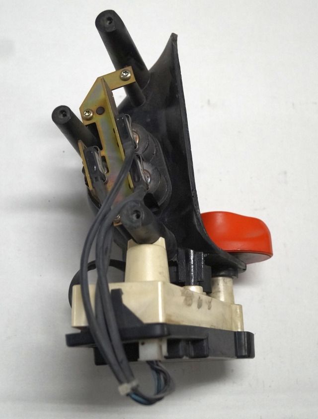 Linde 1443605100 | Rijschakelaar Control handle Control module - Electrical system for Material handling equipment: picture 2 Linde 1443605100 | Rijschakelaar Control handle Control module - Electrical system for Material handling equipment: picture 2