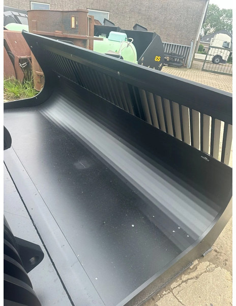 Eurosteel Puinbak met inlegschaal, 2600 liter, ongebruikt - Bucket for Construction machinery: picture 2 Eurosteel Puinbak met inlegschaal, 2600 liter, ongebruikt - Bucket for Construction machinery: picture 2